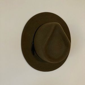 Olive Green 100% wool Fedora, Anupaya, Made in Canada, Never Worn